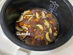 香菇臘腸燜飯的做法 步驟5