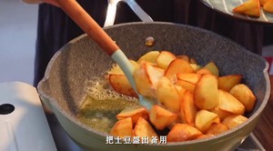 糖醋土豆的做法 步驟7