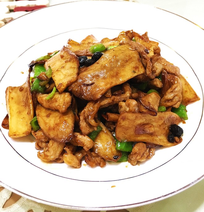 蠔油豆豉香煎杏鮑菇青椒肉絲（最好吃的杏鮑菇做法）的做法