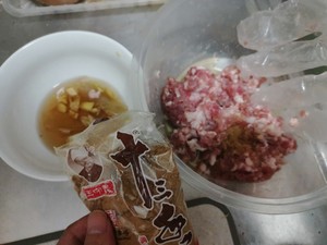 電飯盒清蒸燉蓮藕肉丸子獅子頭的做法 步驟5