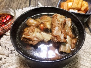 酥爛香濃的新加坡肉骨茶的做法 步驟12