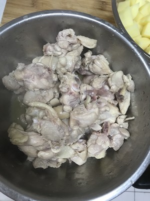 咖哩飯、雞肉咖哩、便當飯配菜，詳細版咖哩雞的做法 步驟7