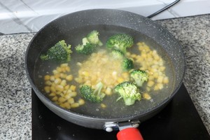 迄今為止最好吃的減肥餐，香煎雞胸肉的做法 步驟3