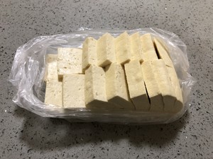 煎雞蛋豆腐的做法 步驟2