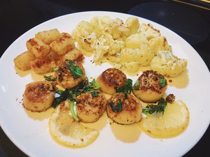 香煎帶子??扇貝 Seared Scallops with Garlic Basil Butter｜十五分鐘做出超好吃的西式海鮮??的做法 步驟5