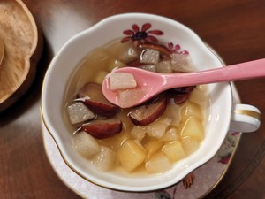 潤肺止咳、美容養顏、降脂減肥之香梨熱綠茶的做法 步驟10