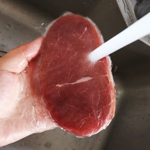 牛肉粒焗飯的做法 步驟1