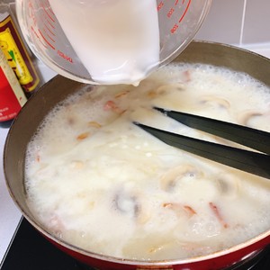 逼格滿滿之西餐料理第二彈 【奶油酥皮濃湯】的做法 步驟12