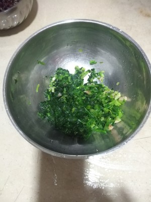 芝麻菠菜雞蛋餅的做法 步驟1