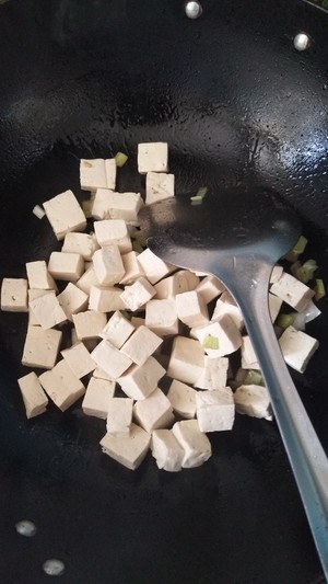 孜然炒老豆腐（減肥餐??）的做法 步驟3