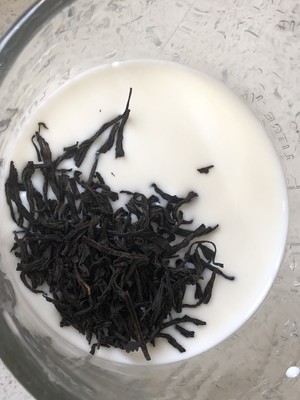 快手微波爐奶茶，5分鐘搞定美味奶茶！的做法 步驟4