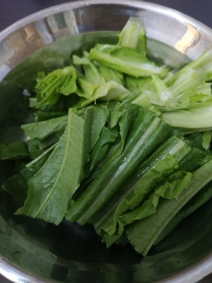 平菇炒油麥菜的做法 步驟4