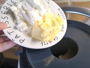 乳酪小餐包（消滅乳酪，附懶人簡易整形方法，一次發酵）的做法 步驟8