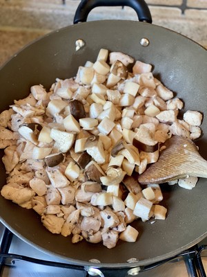 西式蓋澆飯-紅醬雞肉杏鮑菇焗飯的做法 步驟4