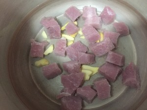 簡易版豬肉松 寶寶輔食的做法 步驟1