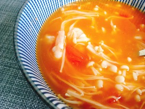 低脂健康-西紅柿金針菇蝦仁湯的做法 步驟5