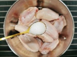 蔥油雞翅膀簡單美味的做法 步驟3