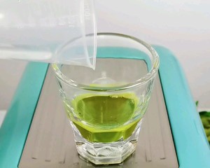 下午茶飲品【抹茶拿鐵】的做法 步驟3