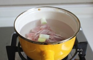 排骨燉土豆的做法 步驟3