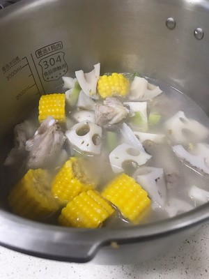 香甜排骨蓮藕玉米湯的做法 步驟7