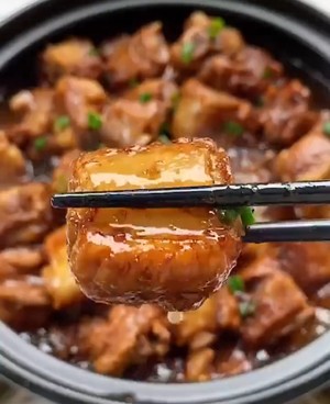超好吃排骨-土豆蒜香排骨煲的做法 步驟4