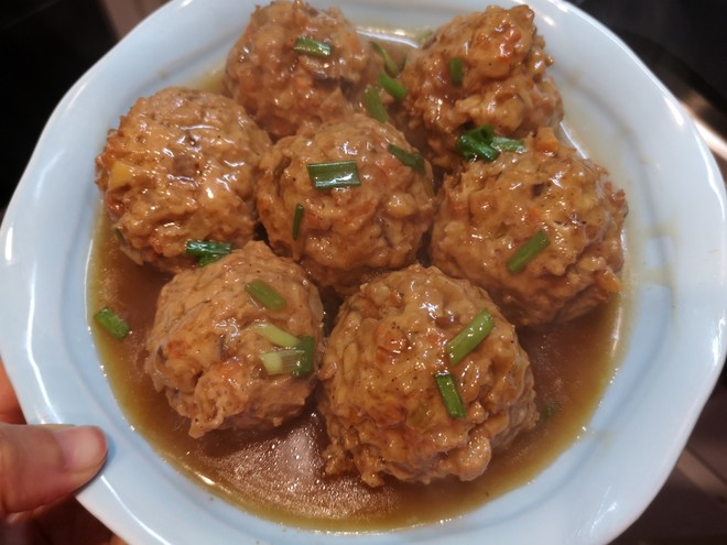紅燒獅子頭四喜丸子的做法