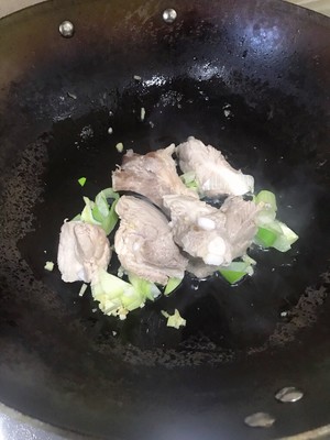 香甜排骨蓮藕玉米湯的做法 步驟4