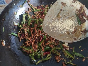 青椒肉絲的做法 步驟16