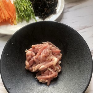 魚香肉絲??下飯神器的做法 步驟3