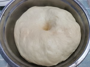 超級柔軟的咸口小餐包—日式鹽面包的做法 步驟3
