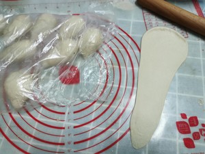 超級柔軟的咸口小餐包—日式鹽面包的做法 步驟7