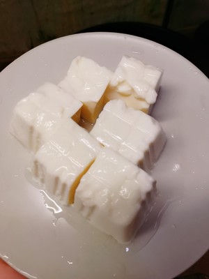 韓式嫩豆腐湯（辣牛肉湯）的做法 步驟1