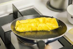 怎樣做一份完美的歐姆蛋omelette （法式煎蛋卷）的做法 步驟13